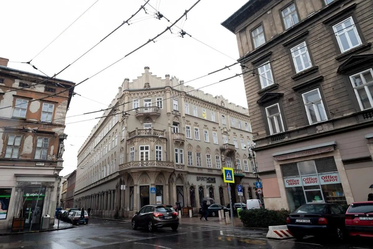 Super Central Apartment With A/C Boedapest