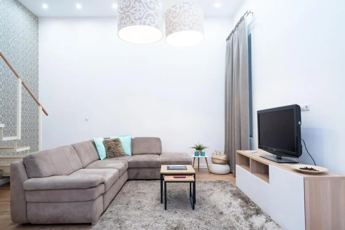 Super Central Apartment With A/C Boedapest